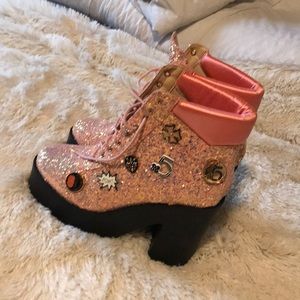 Cape robin booties